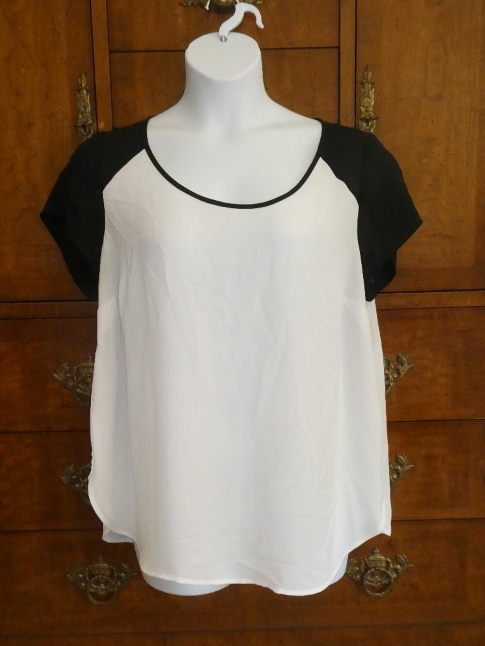 Torrid White Semi Sheer Short Sleeve Blouse Size 0